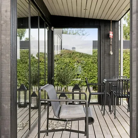 Moderne Ved Saksild Holiday home *
